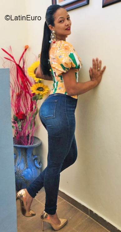 Date this georgeous Dominican Republic girl Gabriela from Mao DO40328