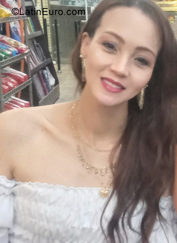 Date this good-looking Brazil girl Leila from Mogi Das Cruzes BR11548