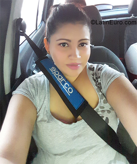 Date this lovely Costa Rica girl Star from San Jose CR493