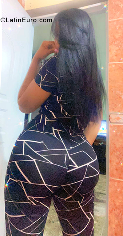 Date this cute Dominican Republic girl Vanessa from Santo Domingo DO40404