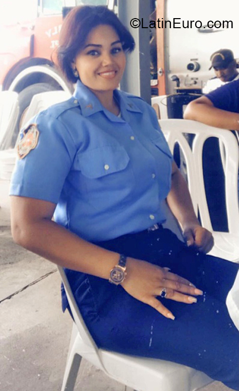 Date this cute Dominican Republic girl Iris from Santo Domingo DO40421