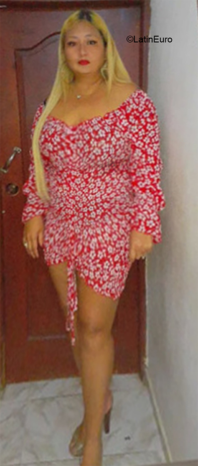 Date this voluptuous Dominican Republic girl Yosmery from Puerto Plata DO40440