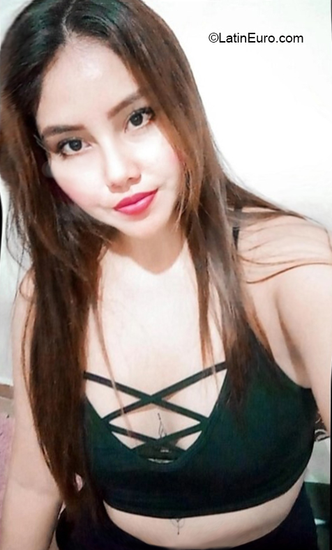Date this voluptuous Bolivia girl Kattaleya from Santa Cruz BO133