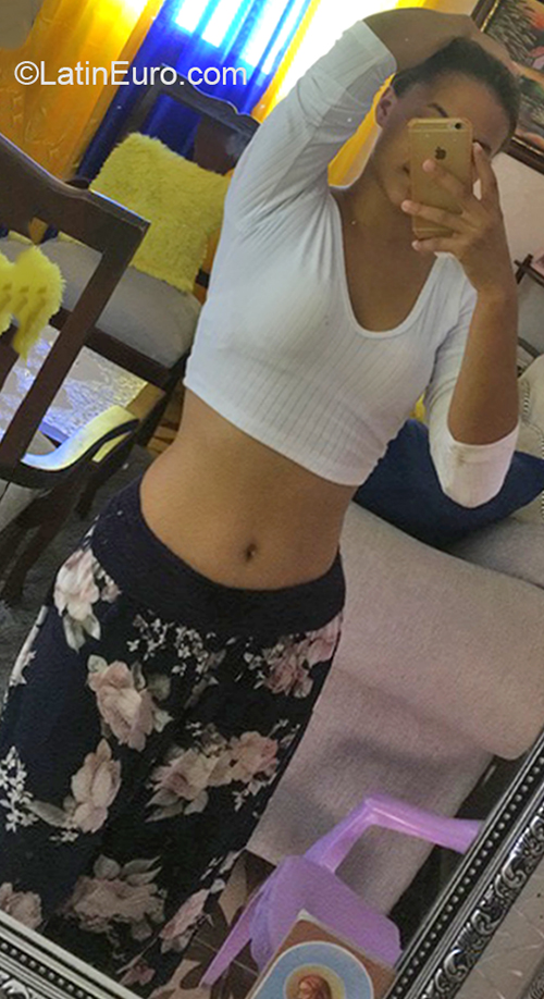 Date this attractive Colombia girl Winifel from Santo Domingo CO31249