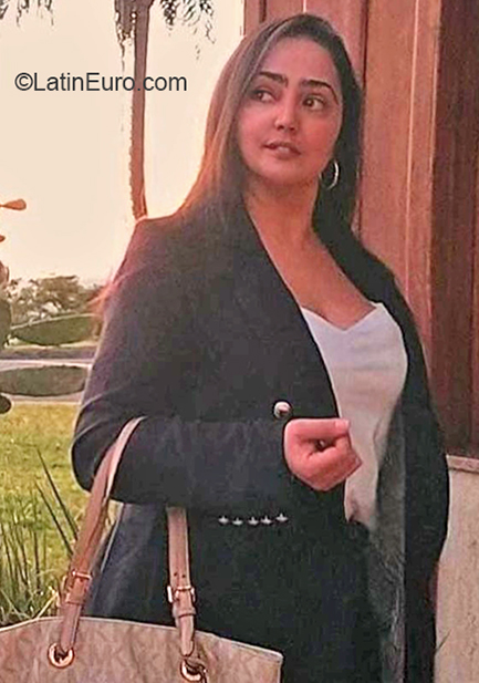 Date this sultry Brazil girl Cristine from Belo Horizonte BR11613