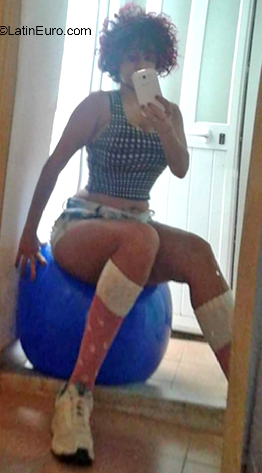 Date this fun Brazil girl Ana Paula from Barra Do Garcas BR11652