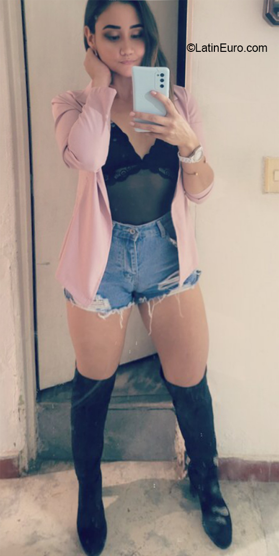 Date this pretty Colombia girl Jess from Medellin CO31316
