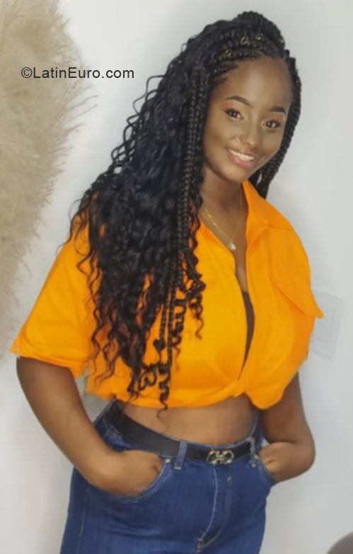 Date this georgeous Colombia girl Lisa from Cali CO31336
