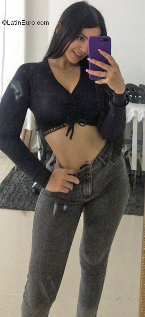 Date this delightful Colombia girl Julieth from Medellin CO31337