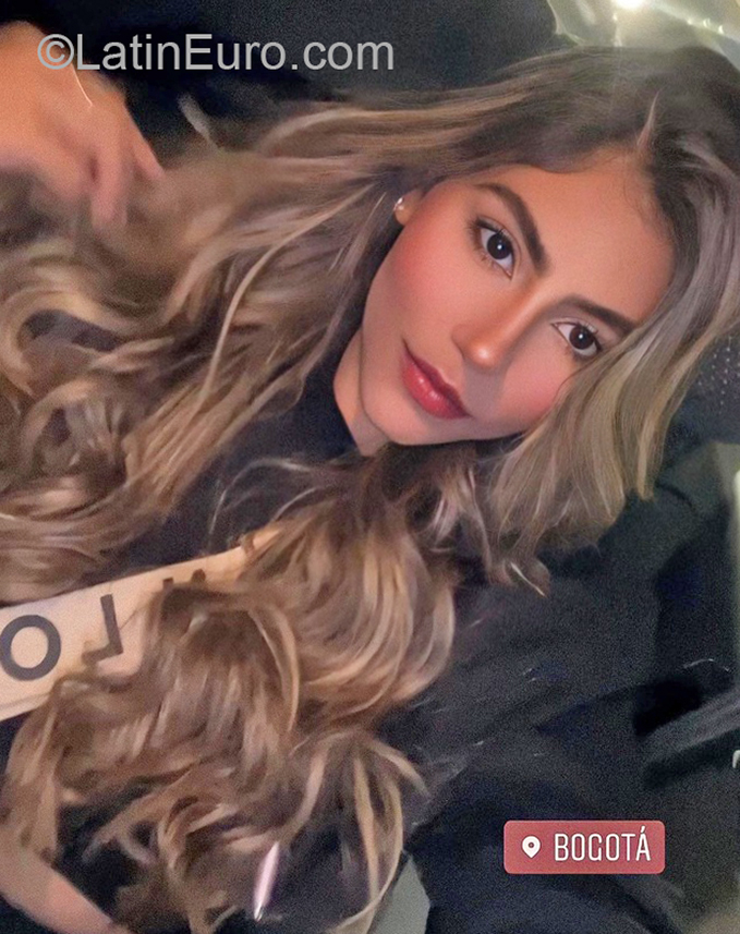 Date this hard body Colombia girl Daniela from Bogota CO31361