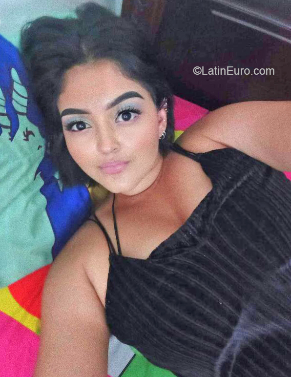 Date this gorgeous Colombia girl Daniela from Cali CO31392