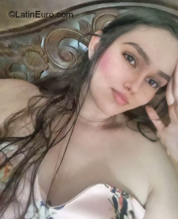 Date this athletic Colombia girl Karen from Medellin CO31394