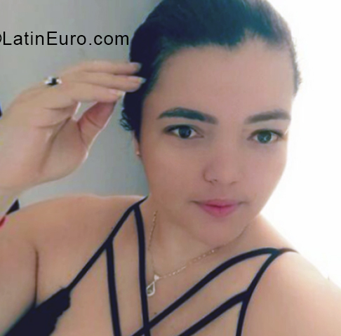 Date this exotic Colombia girl Erendida from Barranquilla CO31422