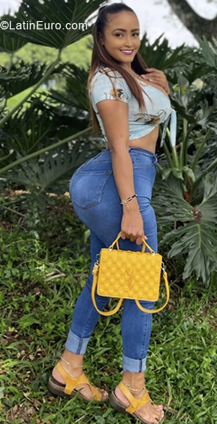 Date this passionate Colombia girl Katherin from Cali CO31423