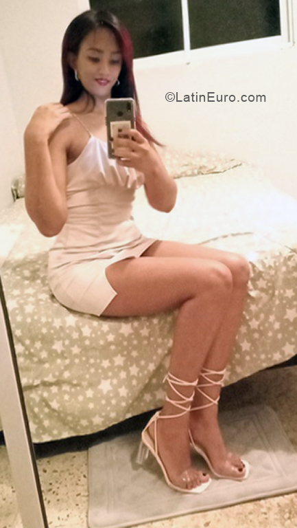 Date this nice looking Dominican Republic girl Unica from Santiago De Los Caballeros DO40643