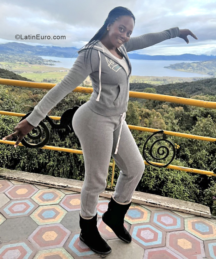 Date this pretty Colombia girl Sandra from Cali CO31475