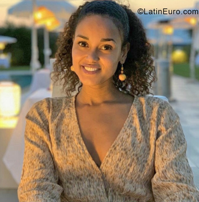 Date this fun Brazil girl Nay from Rio De Janeiro BR11710