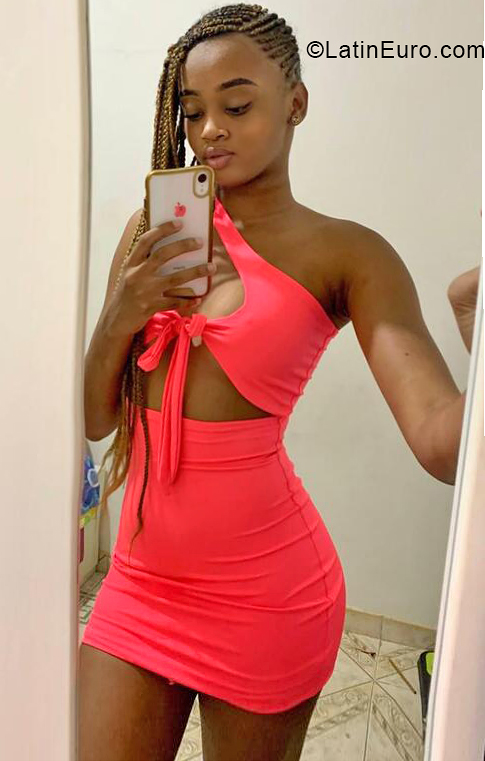 Date this exotic Colombia girl Valentina from Cali CO33716