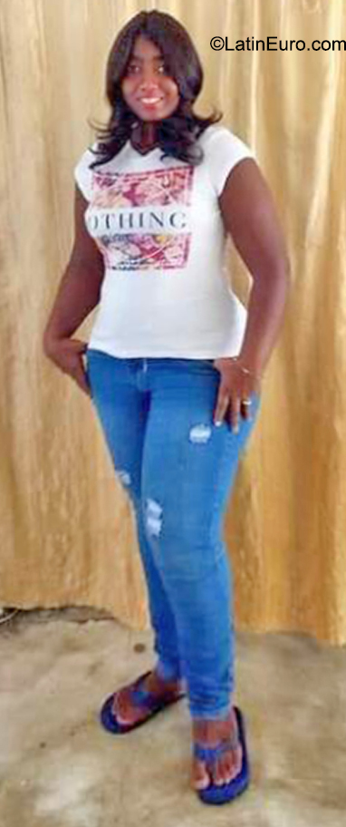 Date this tall Colombia girl Andrea from Cali CO31529