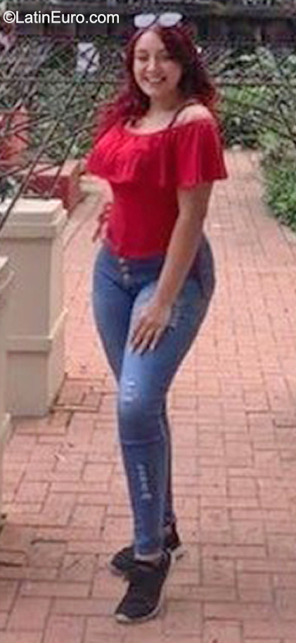 Date this voluptuous Bolivia girl Fecy from Santa Cruz BO138