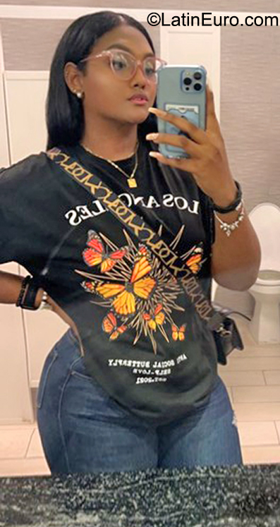 Date this foxy Dominican Republic girl Maria from Santiago DO40699