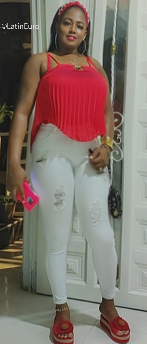 Date this voluptuous Colombia girl Astrid from Antioguia CO31603