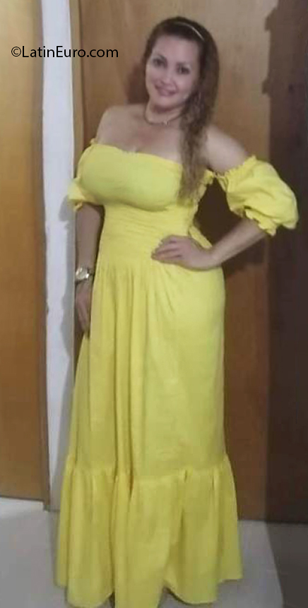 Date this voluptuous Colombia girl Beatriz from Barranquilla CO31640