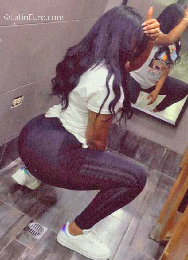 Date this young Dominican Republic girl Nicky from Santo Domingo DO40757