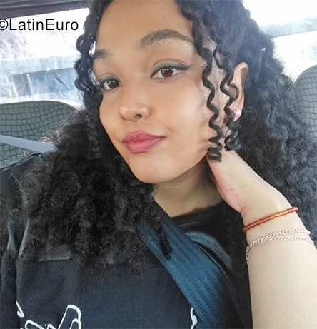 Date this young Brazil girl Deboradarya from Águas Lindas De Goiás BR11841