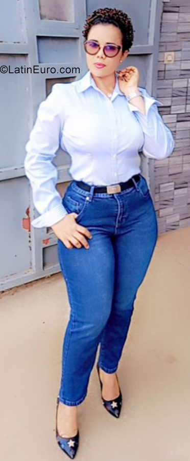 Date this delightful Ivory Coast girl Dirantia from Abidjan IC100