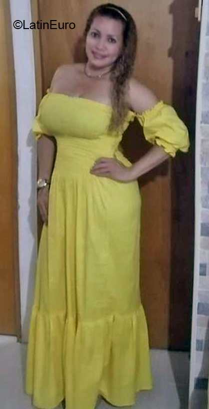 Date this pretty Colombia girl Beatriz from Barranquilla CO31738