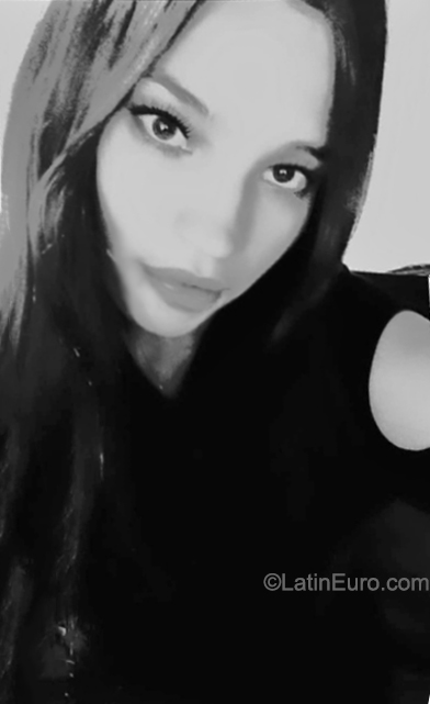 Date this pretty Colombia girl Estefi from Bogota CO31783