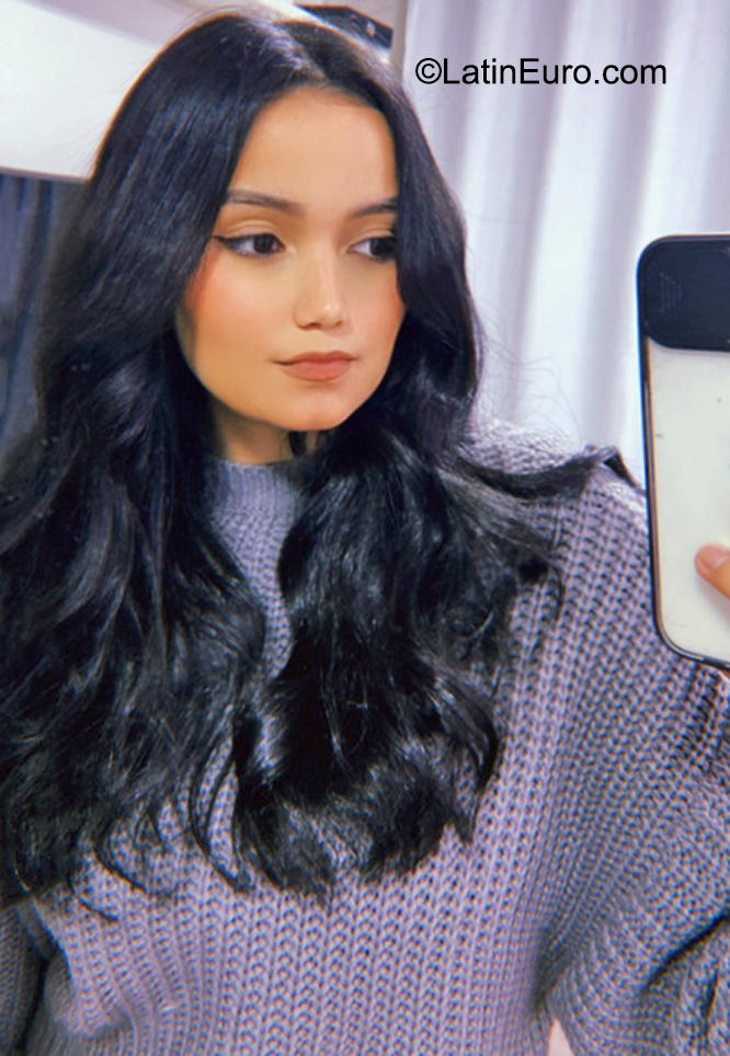 Date this athletic Brazil girl Stefane from Belo Horizonte BR12004