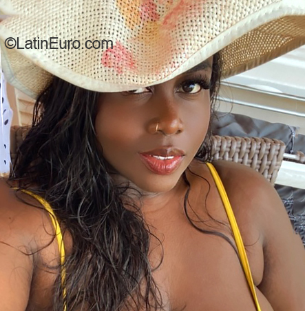 Date this sultry Colombia girl Danna from Cali CO31908