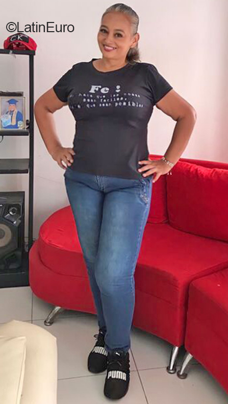 Date this cute Colombia girl Yolisbeth from Valledupar CO31909