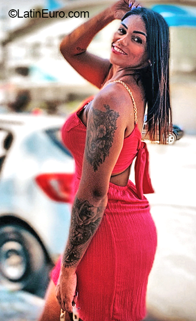 Date this pretty Brazil girl Ldia from Rio De Janeiro BR12119
