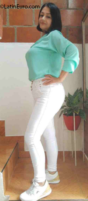 Date this charming Colombia girl Rocio from Cali CO32004