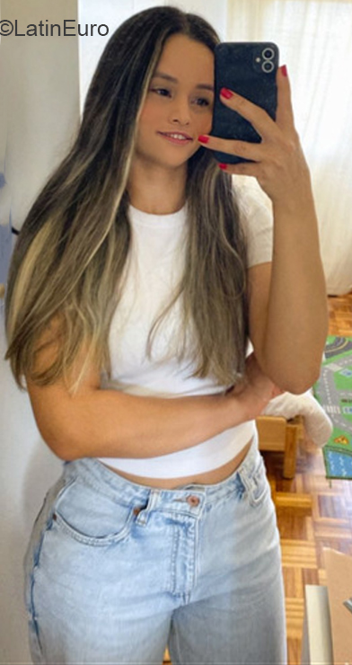 Date this happy Portugal girl Laura from Belas PT118