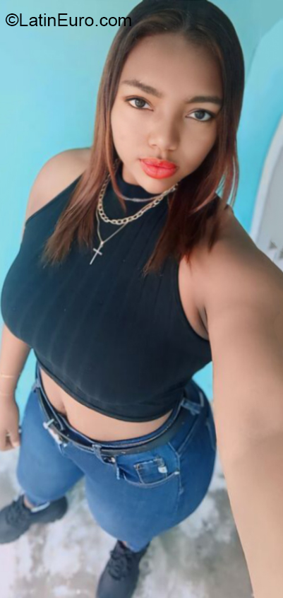 Date this delightful Dominican Republic girl Rosi from Santo Domingo Este DO41124