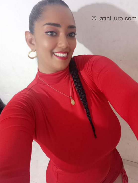 Date this delightful Colombia girl Yohanna from Cali CO33315