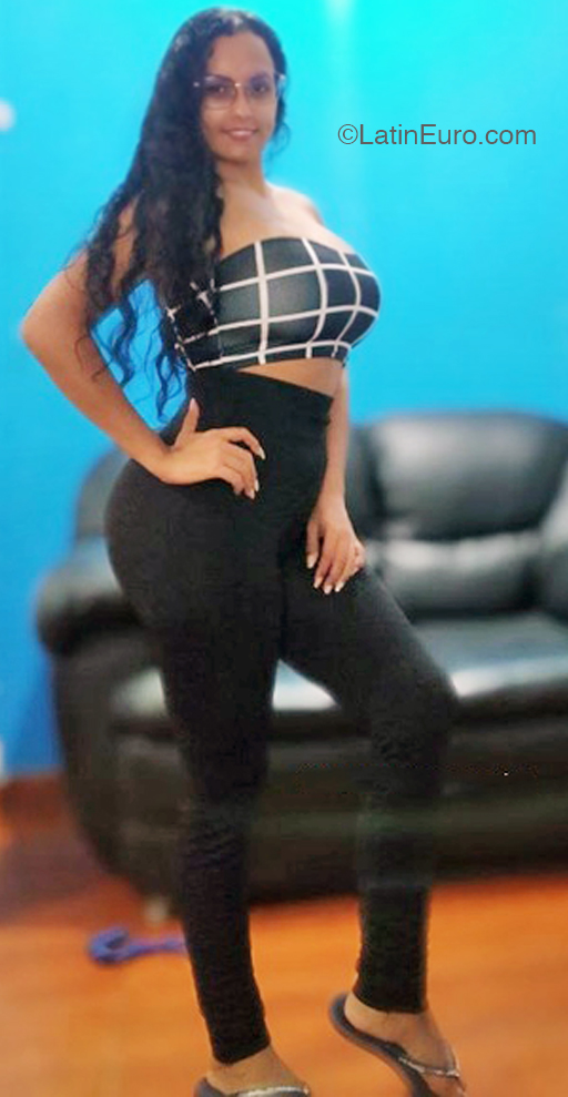 Date this fun United States girl Andreina from Caracas CO32423