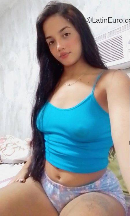 Date this happy Venezuela girl Michell from Caracas VE4473