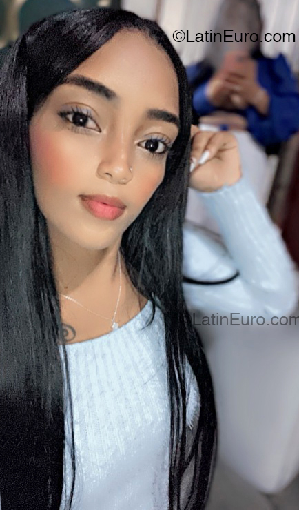 Date this georgeous Dominican Republic girl Marleny from Santo Domingo DO52426