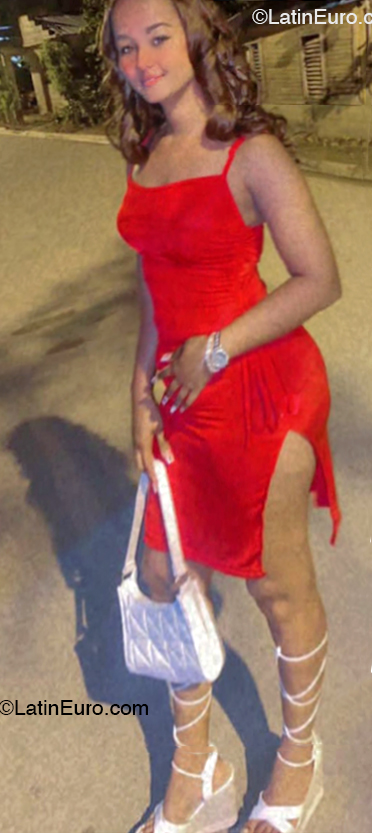 Date this attractive Dominican Republic girl Yessica from María Trinidad Sanchez DO52611