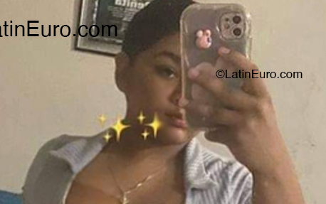 Date this pretty Dominican Republic girl Karla from santo domingo DO52746