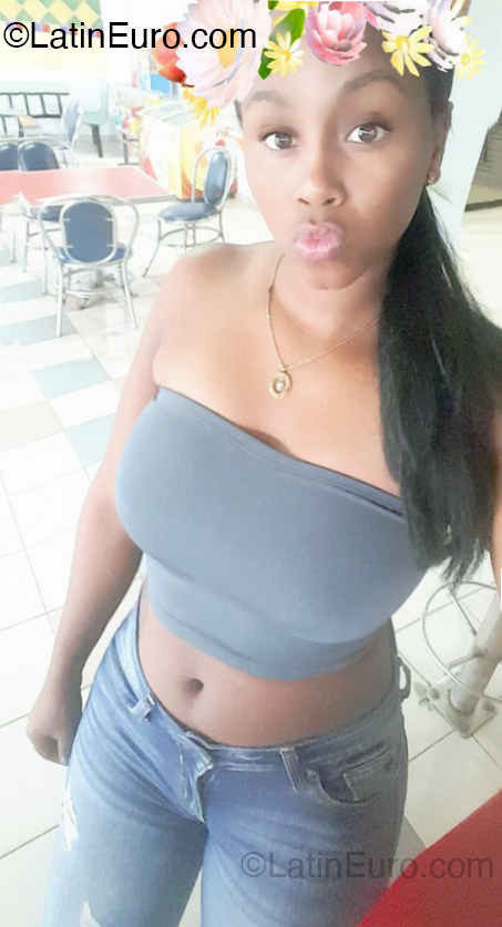 Date this fun Dominican Republic girl Ismairi from Santiago De Los Caballeros DO52829
