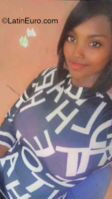 Date this foxy Dominican Republic girl Alesandra from santo domingo DO53017