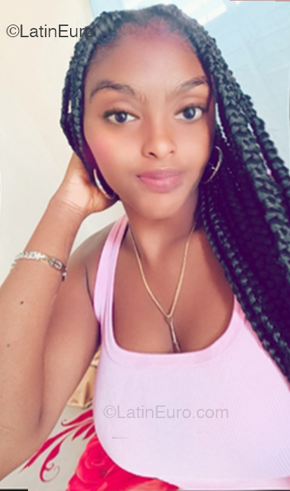 Date this young Dominican Republic girl Veronica from Santo Domingo DO53052