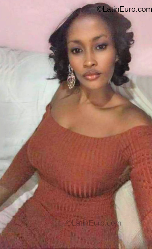 Date this pretty Dominican Republic girl Yenny from San Pedro de Macoris DO53307