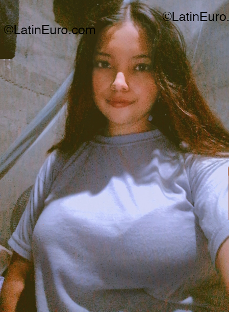 Date this good-looking Nicaragua girl Juliana from Managua NI315